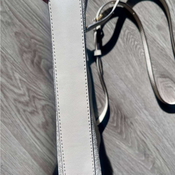 Michael Kors Gold Finish and Cream Crossbody Bag - Picture 3 of 5